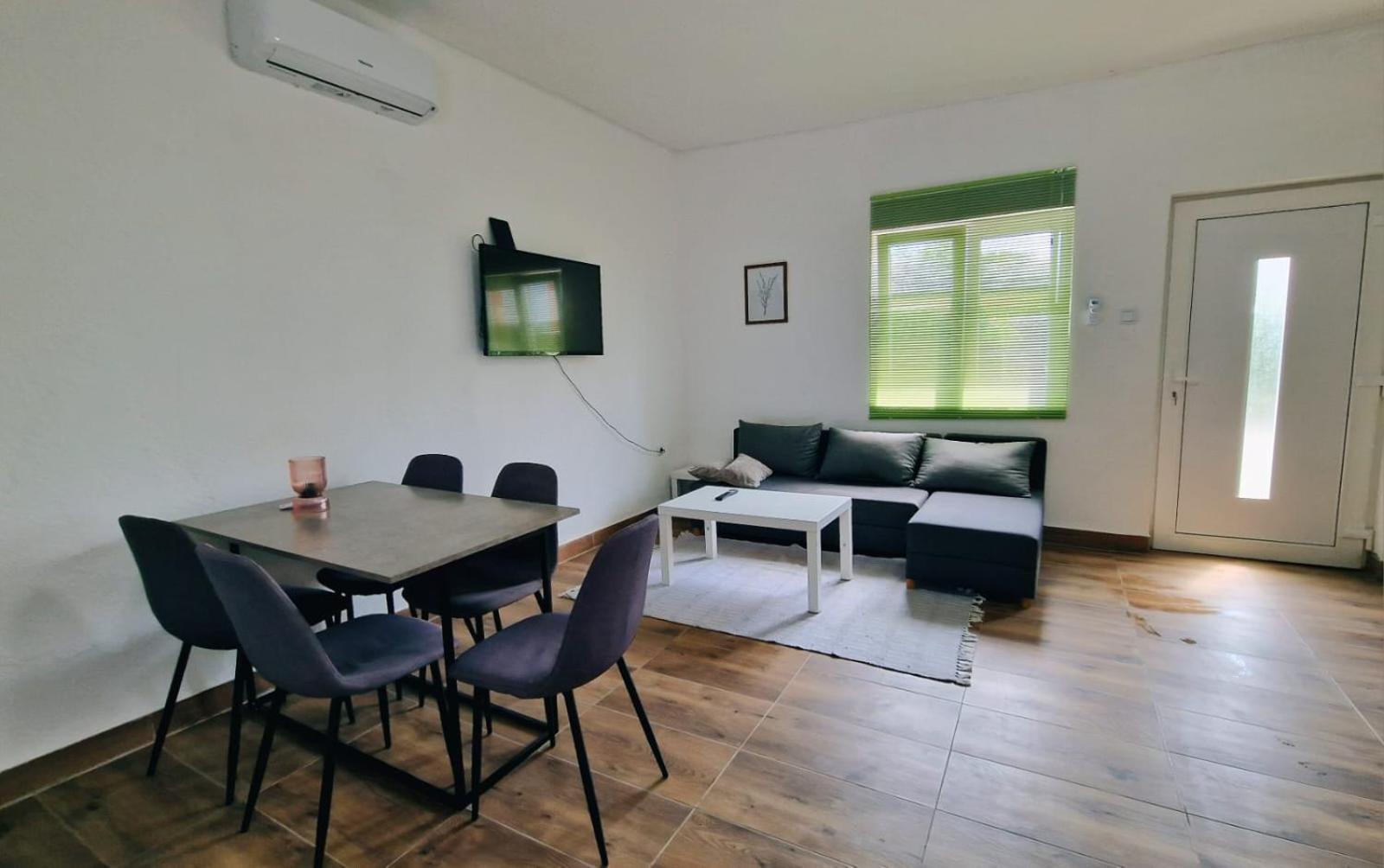 Apartman Lena Tusilovic Екстер'єр фото