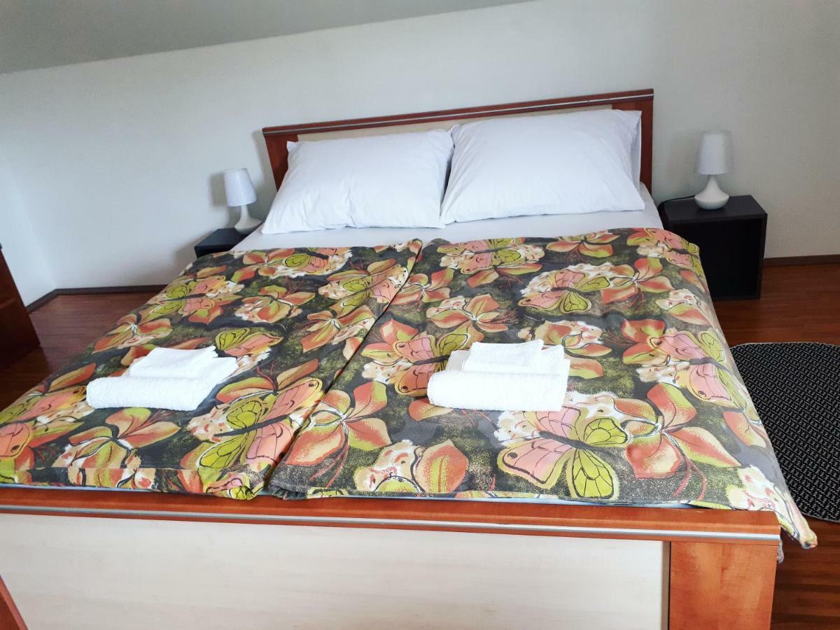 Apartman Lena Tusilovic Екстер'єр фото