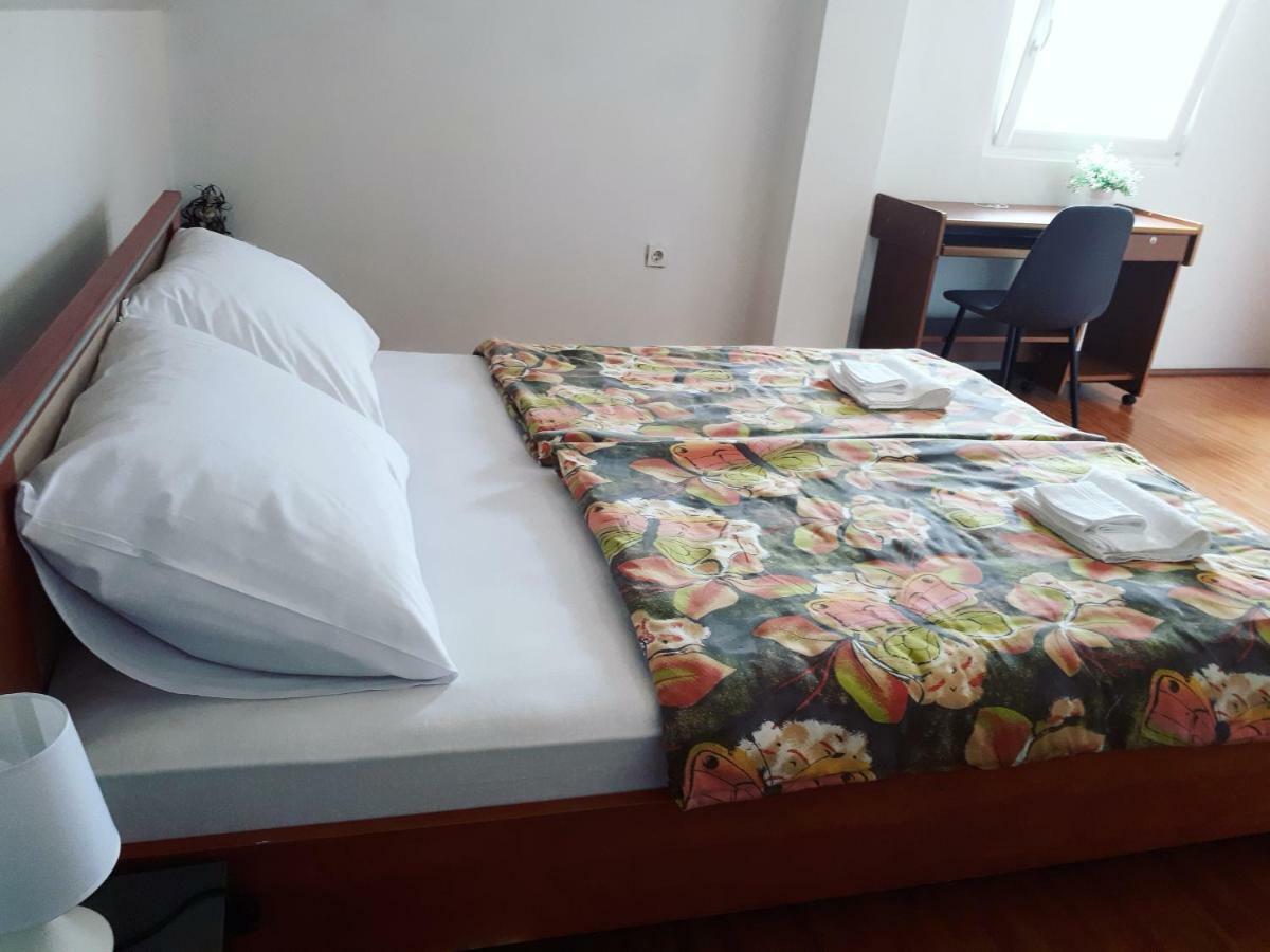 Apartman Lena Tusilovic Екстер'єр фото