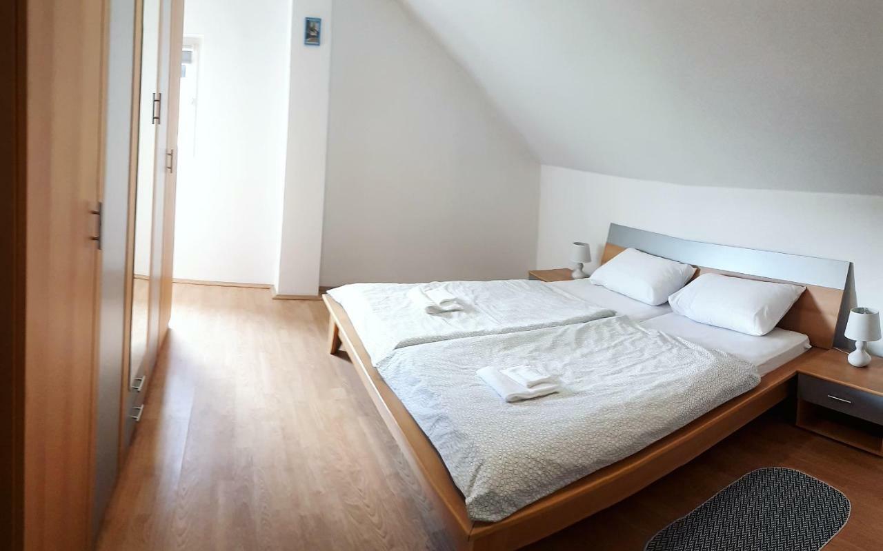 Apartman Lena Tusilovic Екстер'єр фото