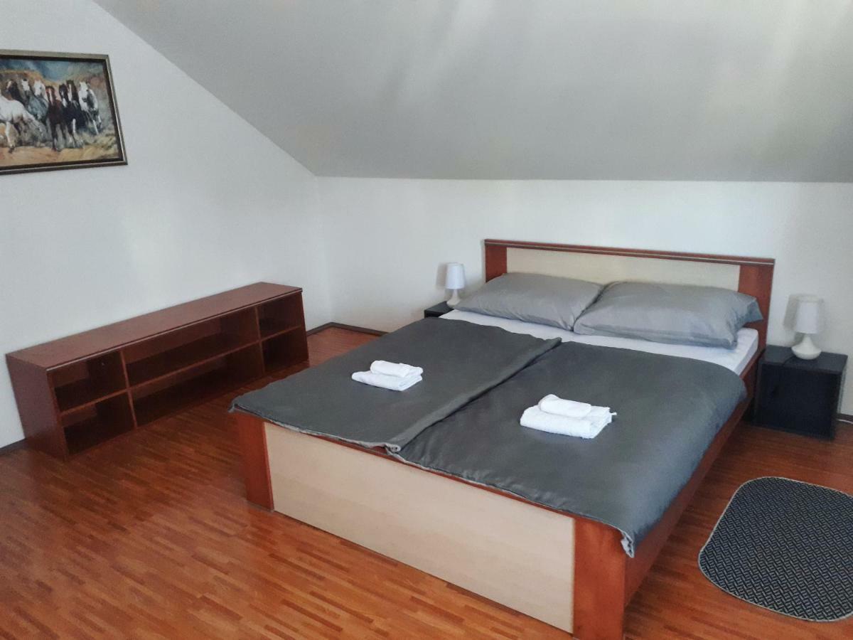 Apartman Lena Tusilovic Екстер'єр фото